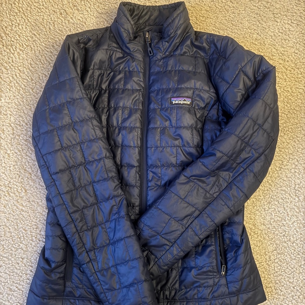 Patagonia Women's navy nano puff jacket